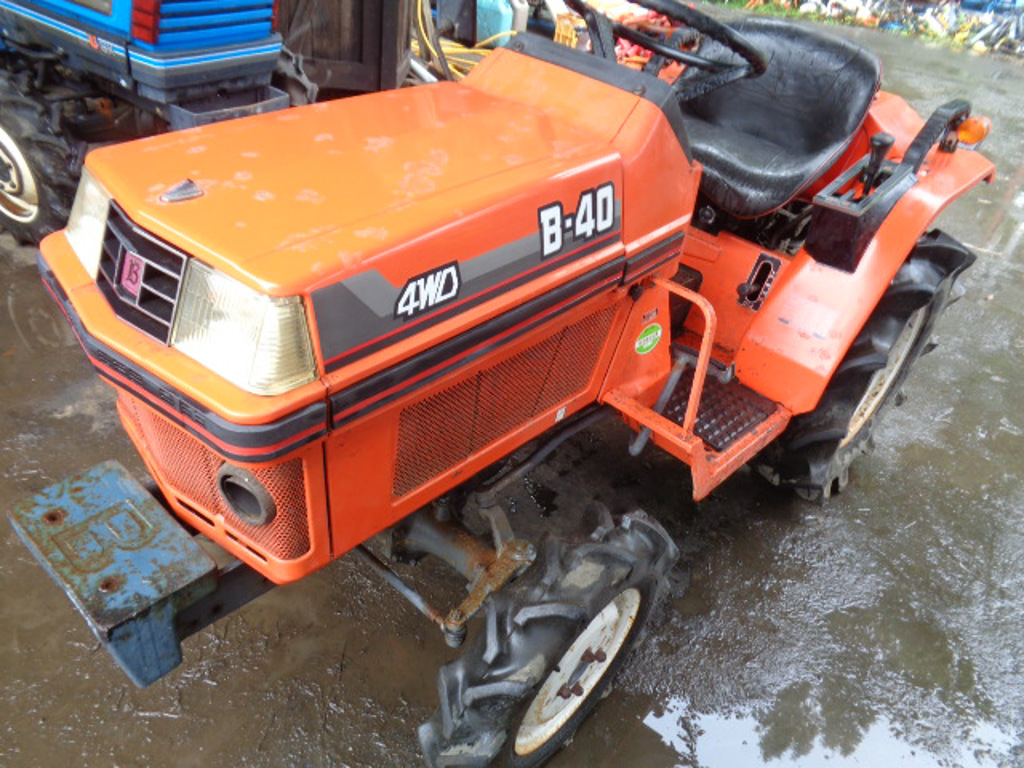 Kubota B-40