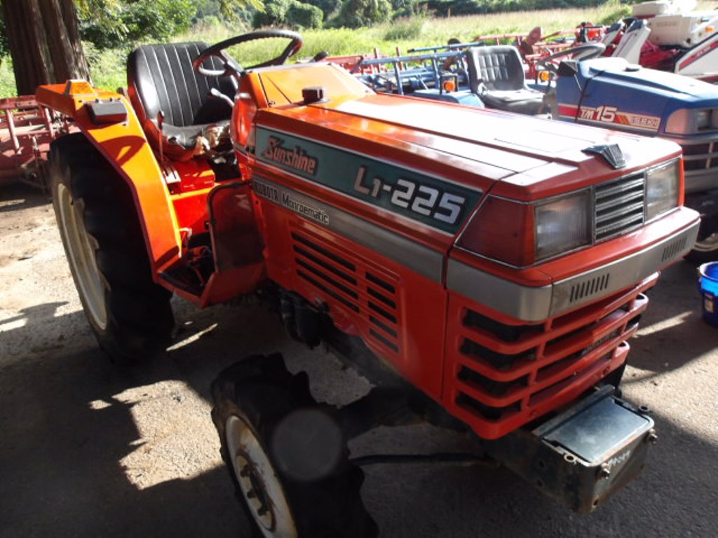 Kubota L1-225D