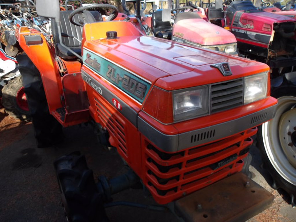 Kubota L1-205D