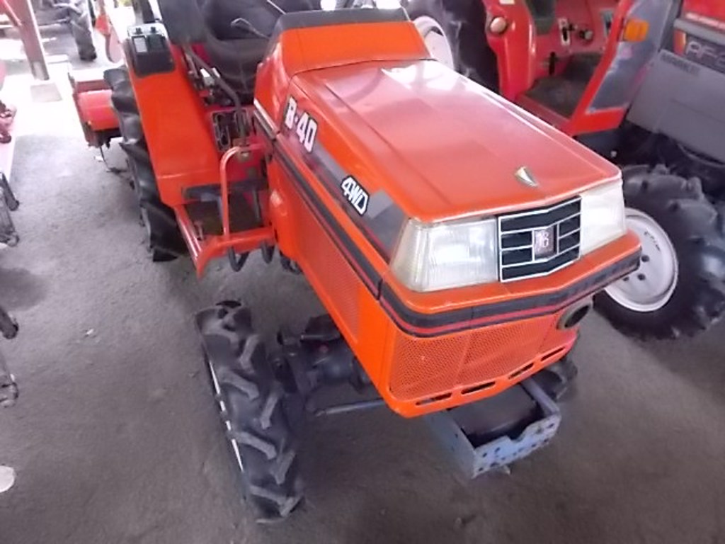 Kubota B-40