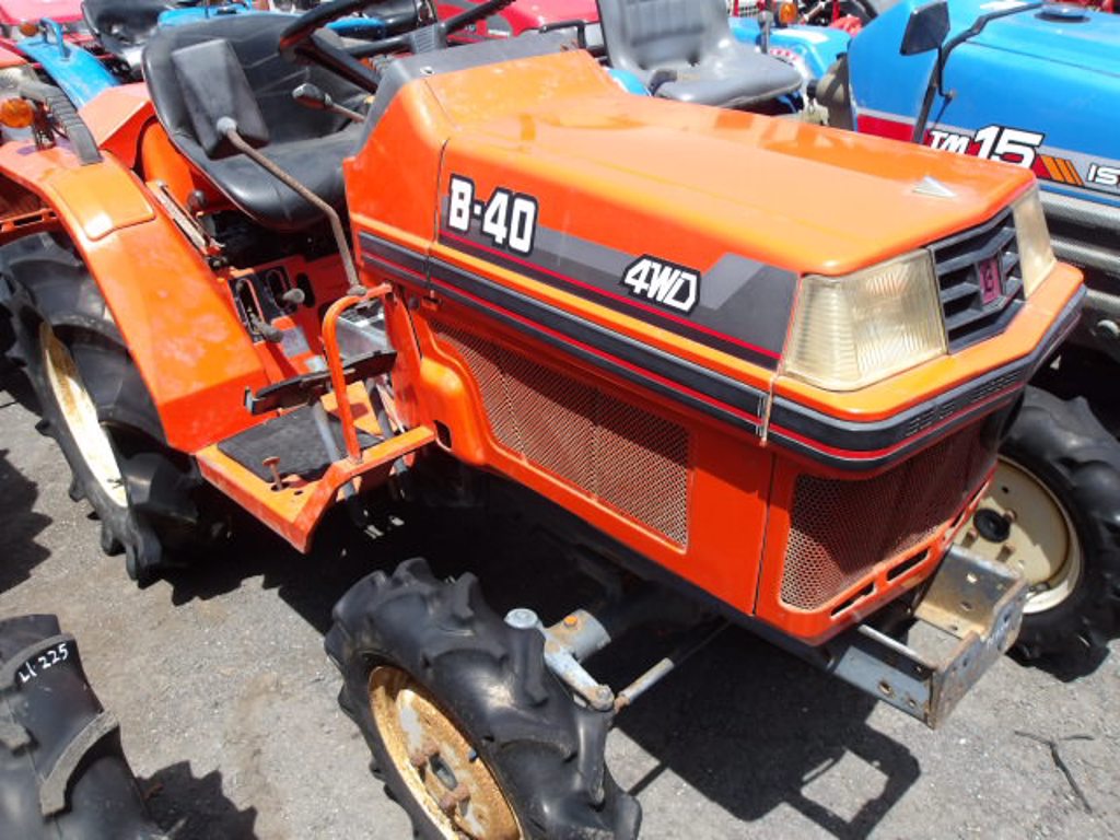 Kubota B-40