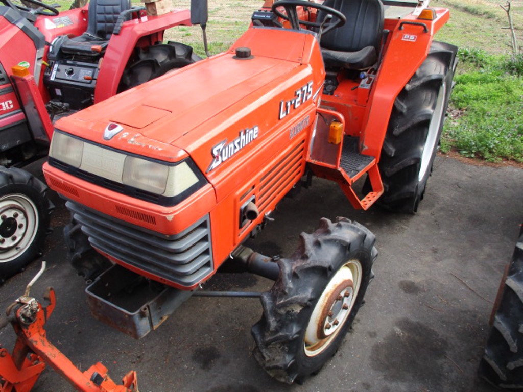 Kubota L1-275D