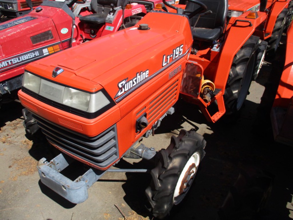 Kubota L1-195D