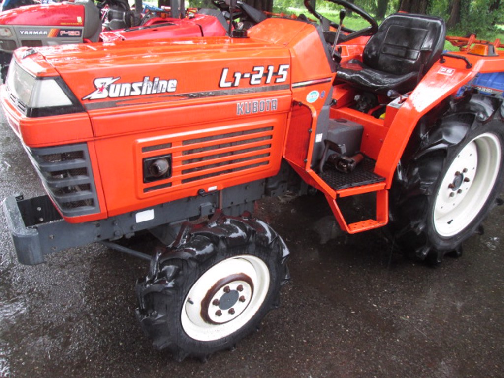 Kubota L1-215D