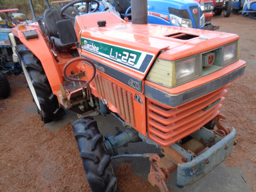 Kubota L1-22D